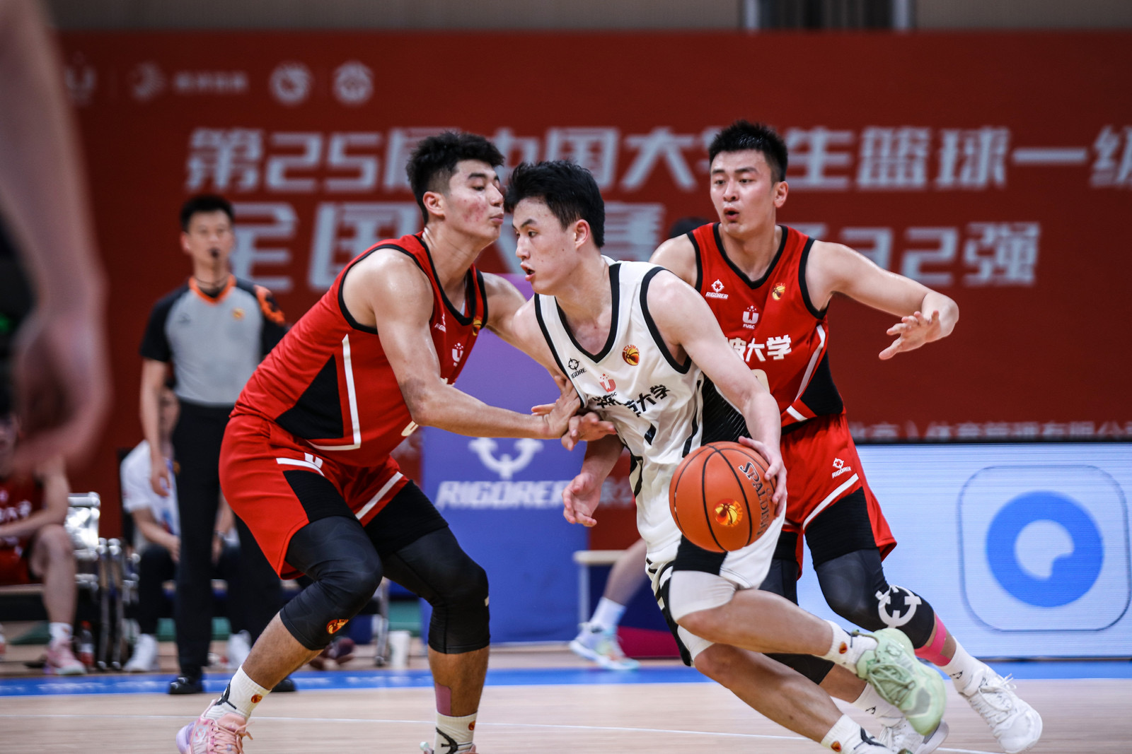 赛前深圳男篮手感冰凉——英超节点到来，信心回归，医务组通报恢复的简单介绍